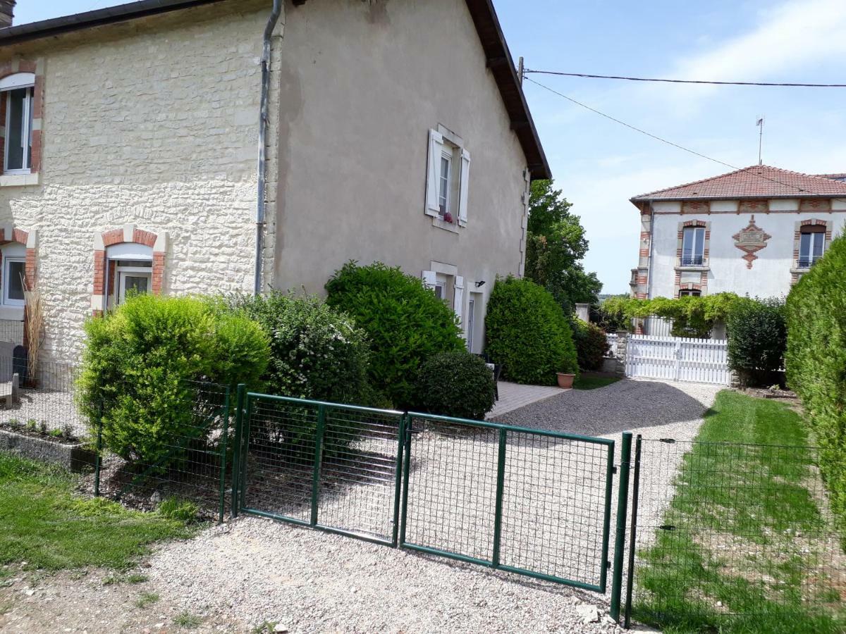 Gite Aux Lauriers Lacroix-sur-Meuse 외부 사진