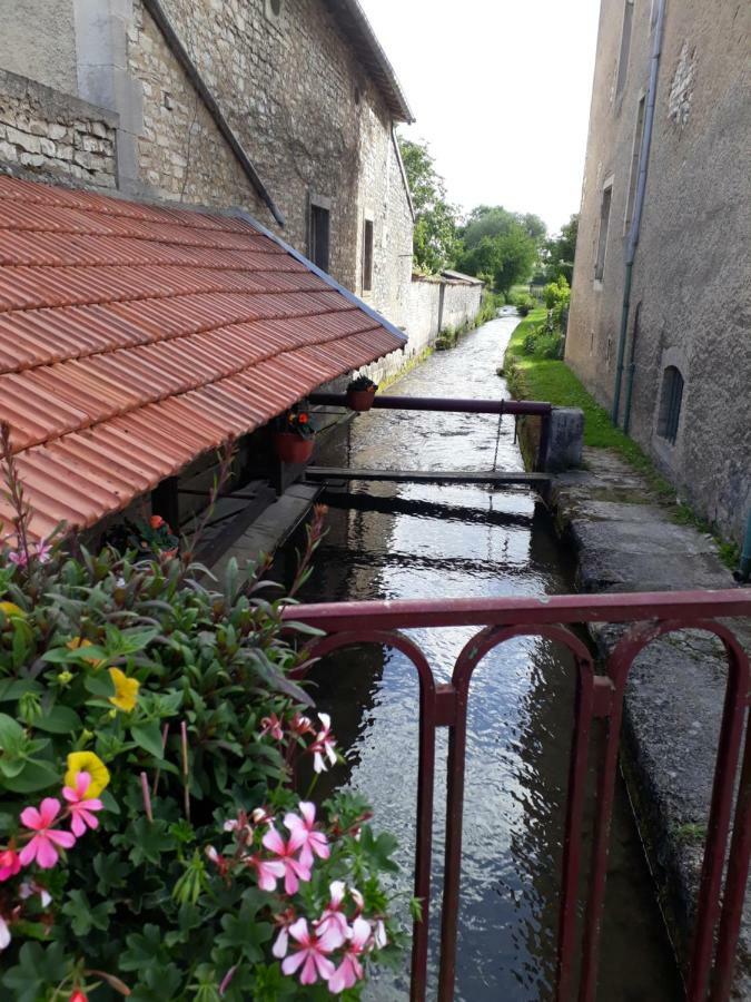 Gite Aux Lauriers Lacroix-sur-Meuse 외부 사진